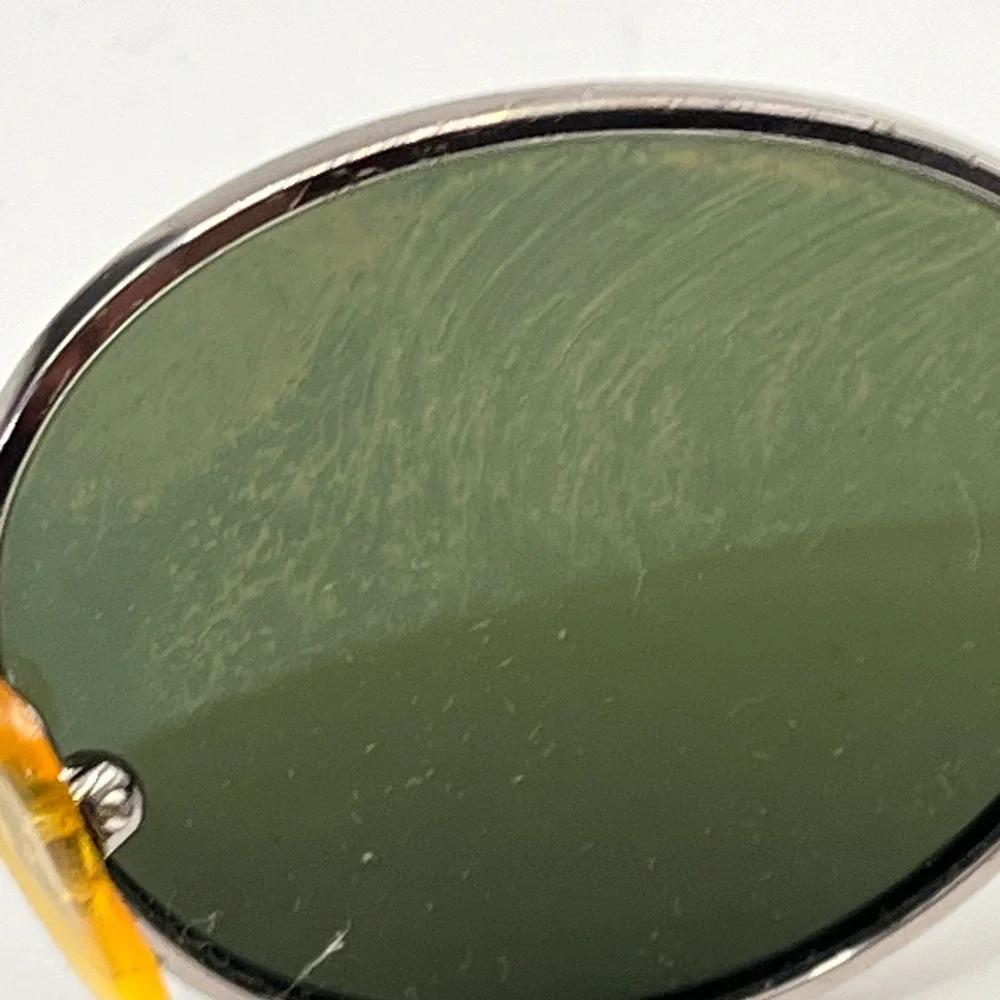 Byblos 570-S Oval Sunglasses Gold Tone Metal Green Lenses Made in Italy‎ Small